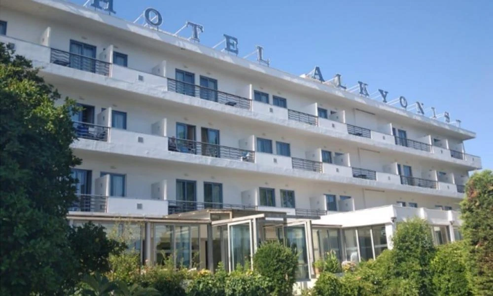 Βγαίνουν σε πλειστηριασμό τέσσερα γνωστά ξενοδοχεία (Εικόνες)